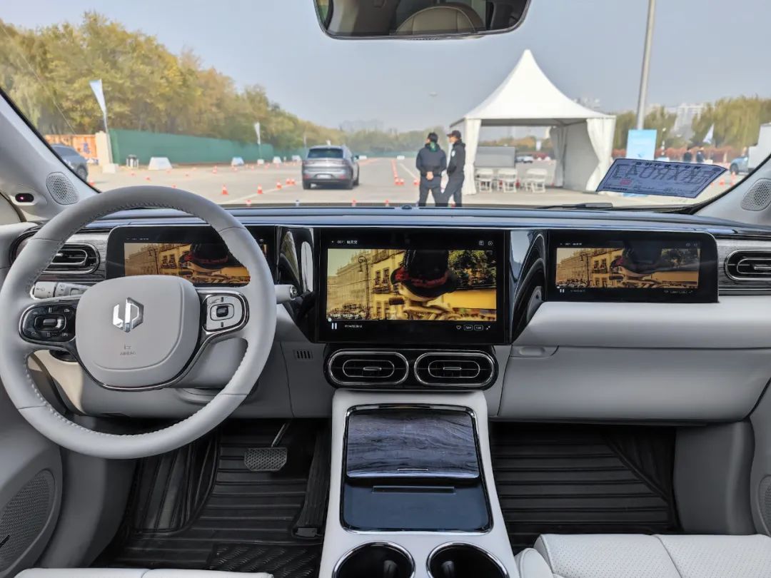 零跑c11纯电版深度试驾,零跑c11汽车试驾视频