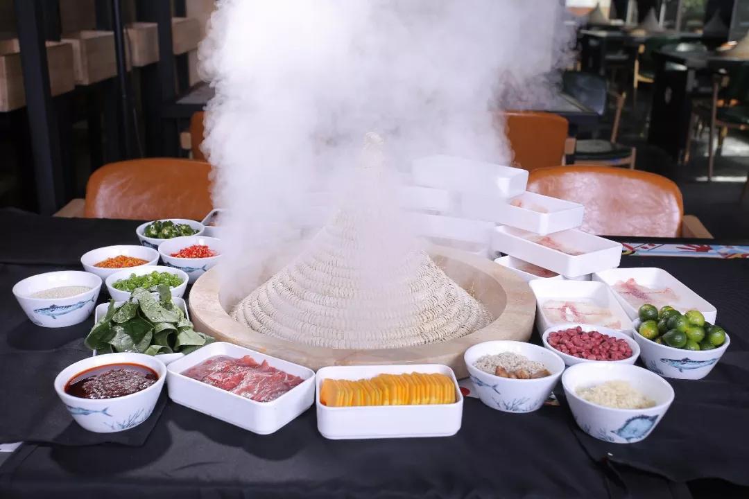 云南蒸汽石锅鱼你吃过吗,云南养生蒸汽石锅鱼