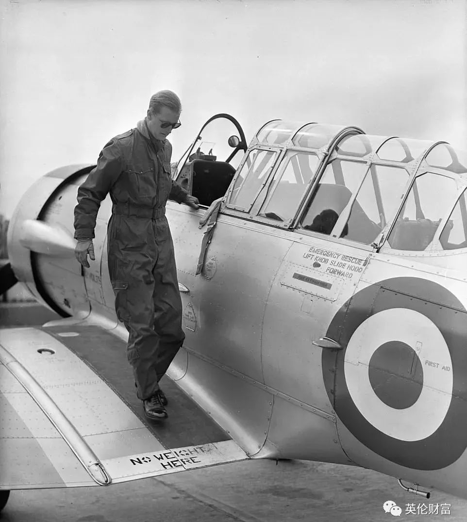 菲利普亲王有趣故事,女王菲利普亲王年轻时