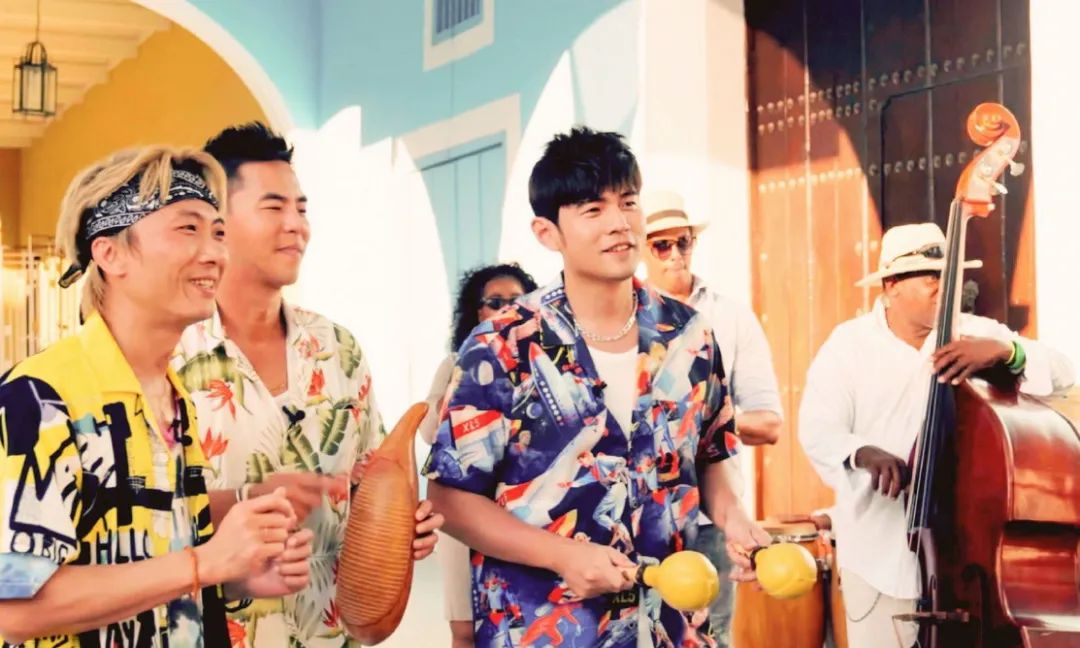 周董新专辑的歌曲,循环听着周杰伦的歌的文案