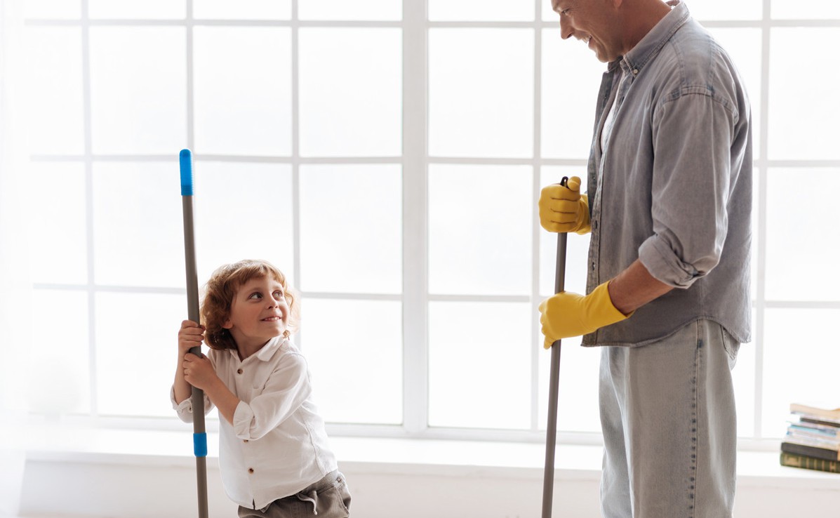 家长适时放手对孩子成长影响,想让孩子变聪明玩什么最好