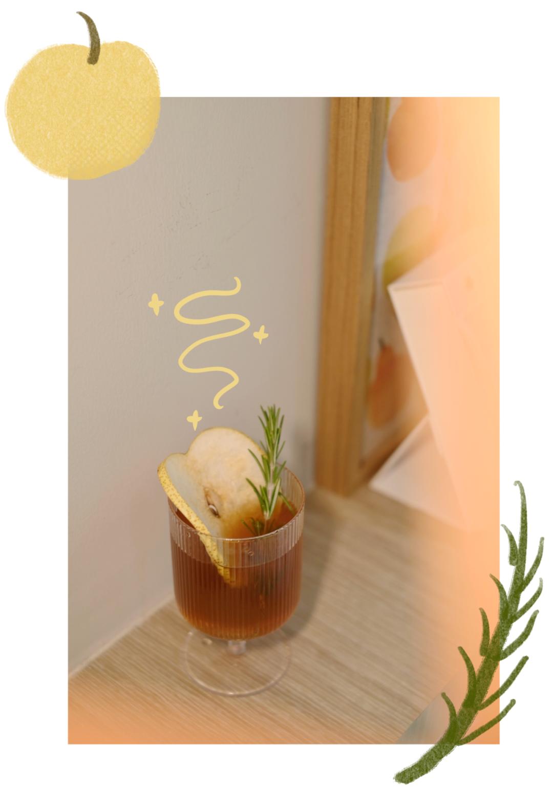 一个女人在家喝果酒,女孩子可以喝自己做的果酒吗