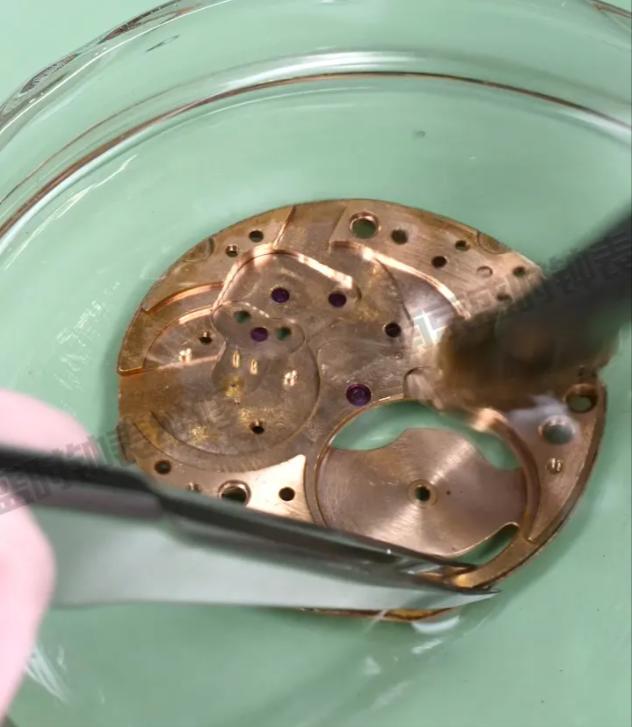 欧米茄中古收藏款,欧米茄经典款有收藏价值吗