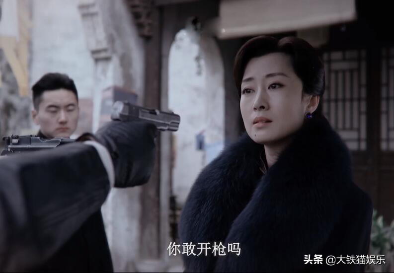 这4位女星太难了!被一位女配艳压不算啥,个个女配都吊打才尴尬