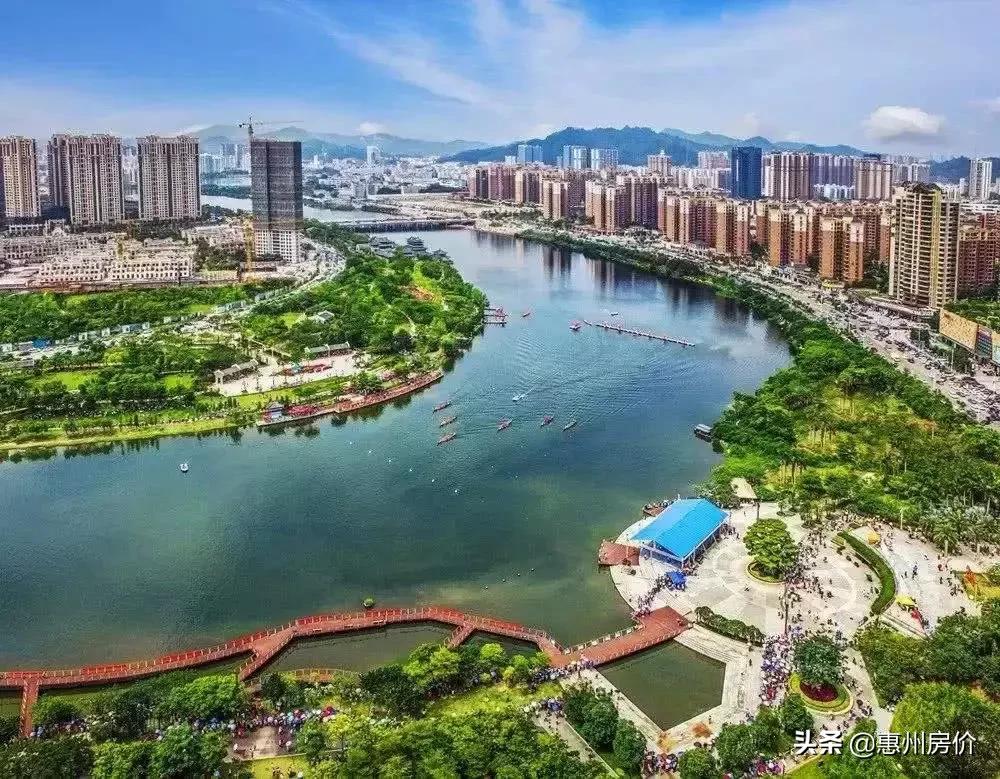 总建筑面积24000,总建筑面积26万平米