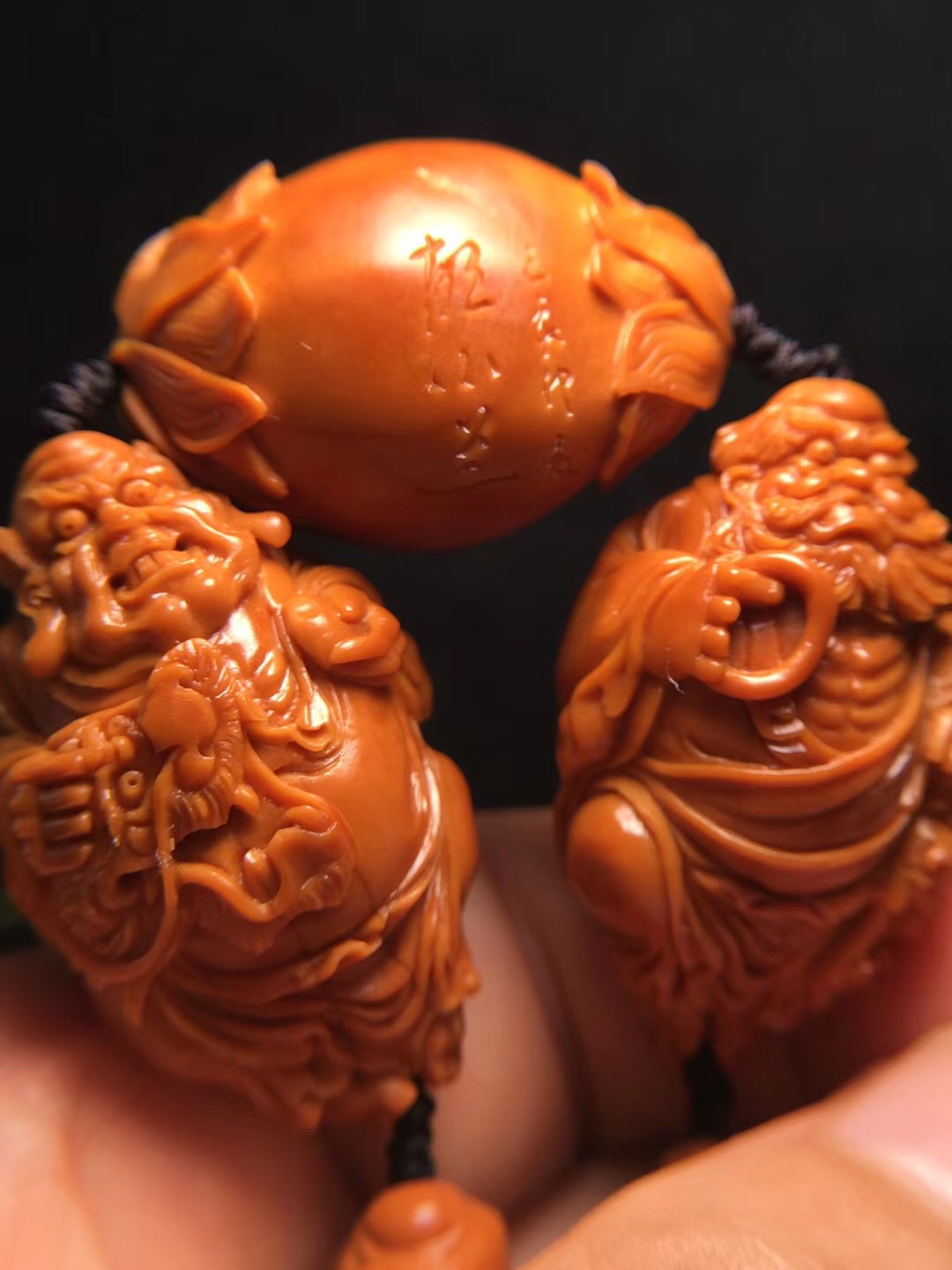 橄榄核十八罗汉手串怎么穿好盘玩,猴头手串和橄榄核手串哪个好盘