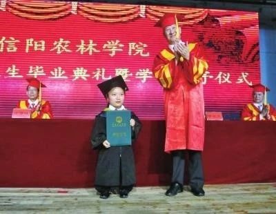 全校43人考上清北,这所河南县级高中凭什么这么牛?