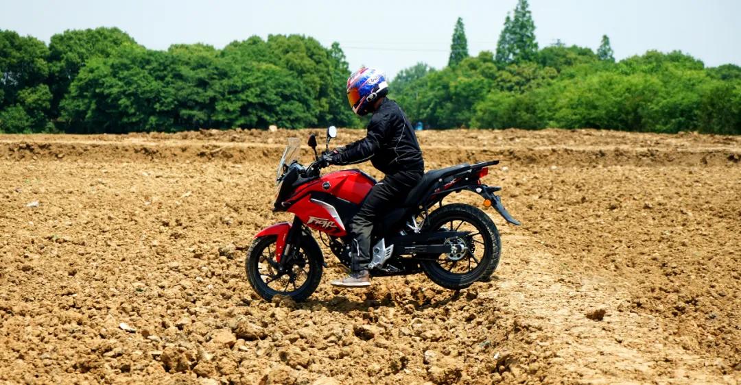 新大洲本田cbf190x骑行感受,本田拉力摩托车cbf190x