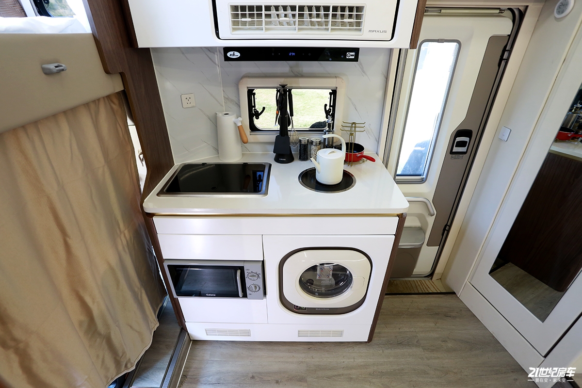 上汽大通maxusv90别墅版房车,大通原厂v90c型房车2021旗舰款