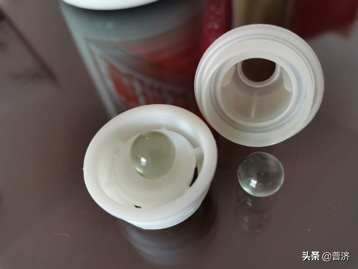 茅台酒瓶盖里的秘密,茅台瓶盖内暗藏什么玄机