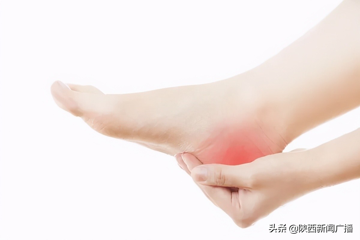 脚后跟疼是怎么回事中医,脚后跟疼是怎么回事一走路就疼