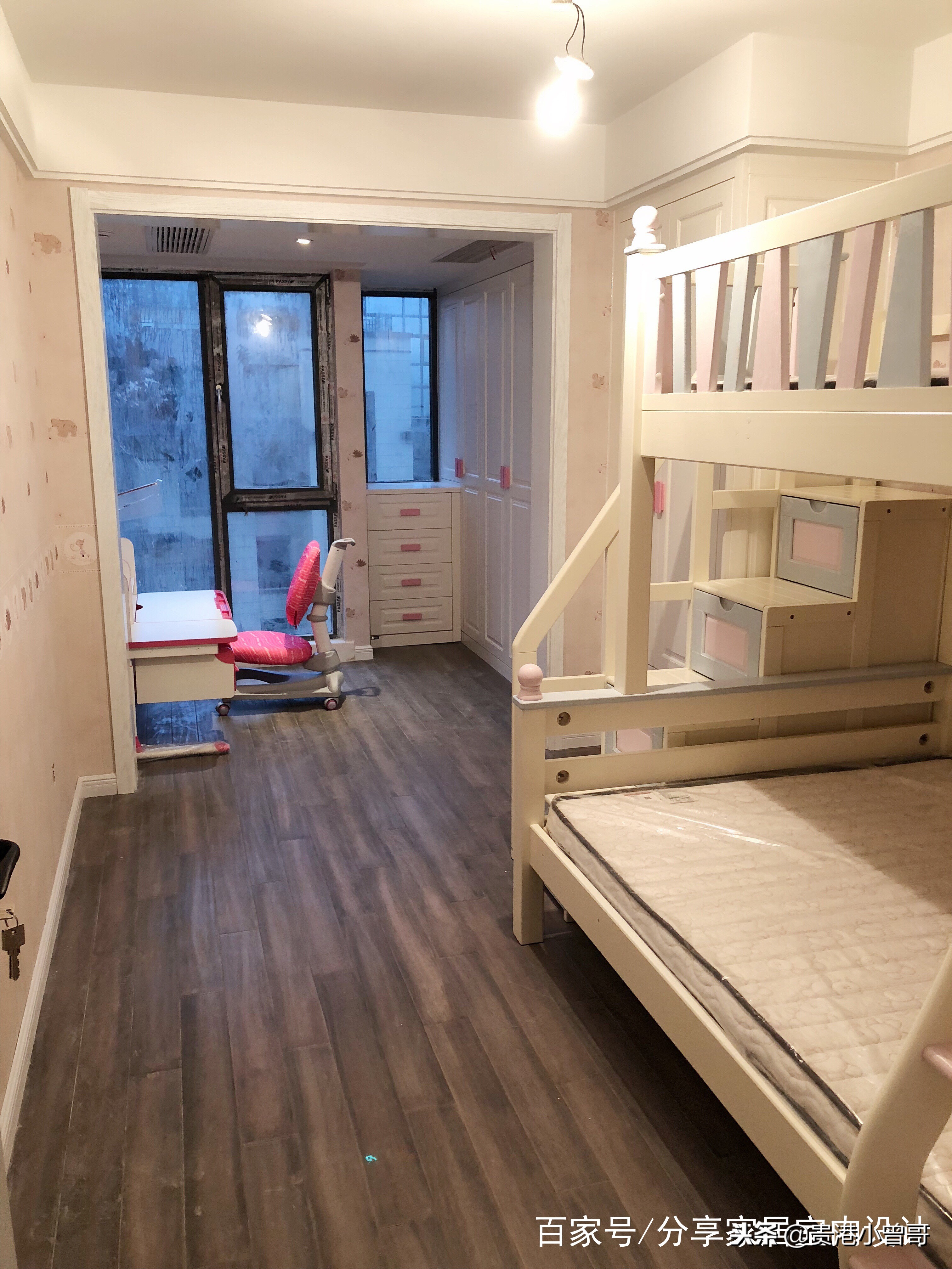 四个月装修完工实景,木板做电视墙装修效果图