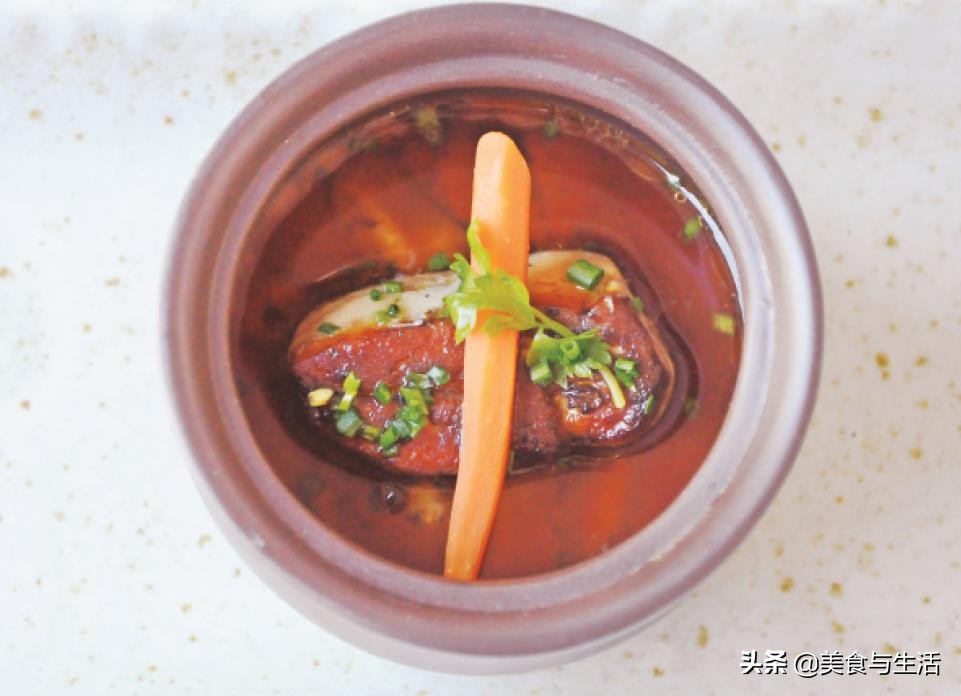 老北京的胡同里的清真餐厅,老北京风格的西餐厅