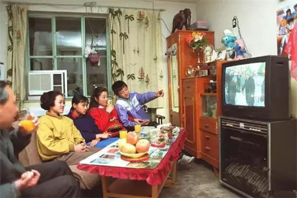 为什么以前电视台星期二老是停播,以前周二电视台为什么会停台