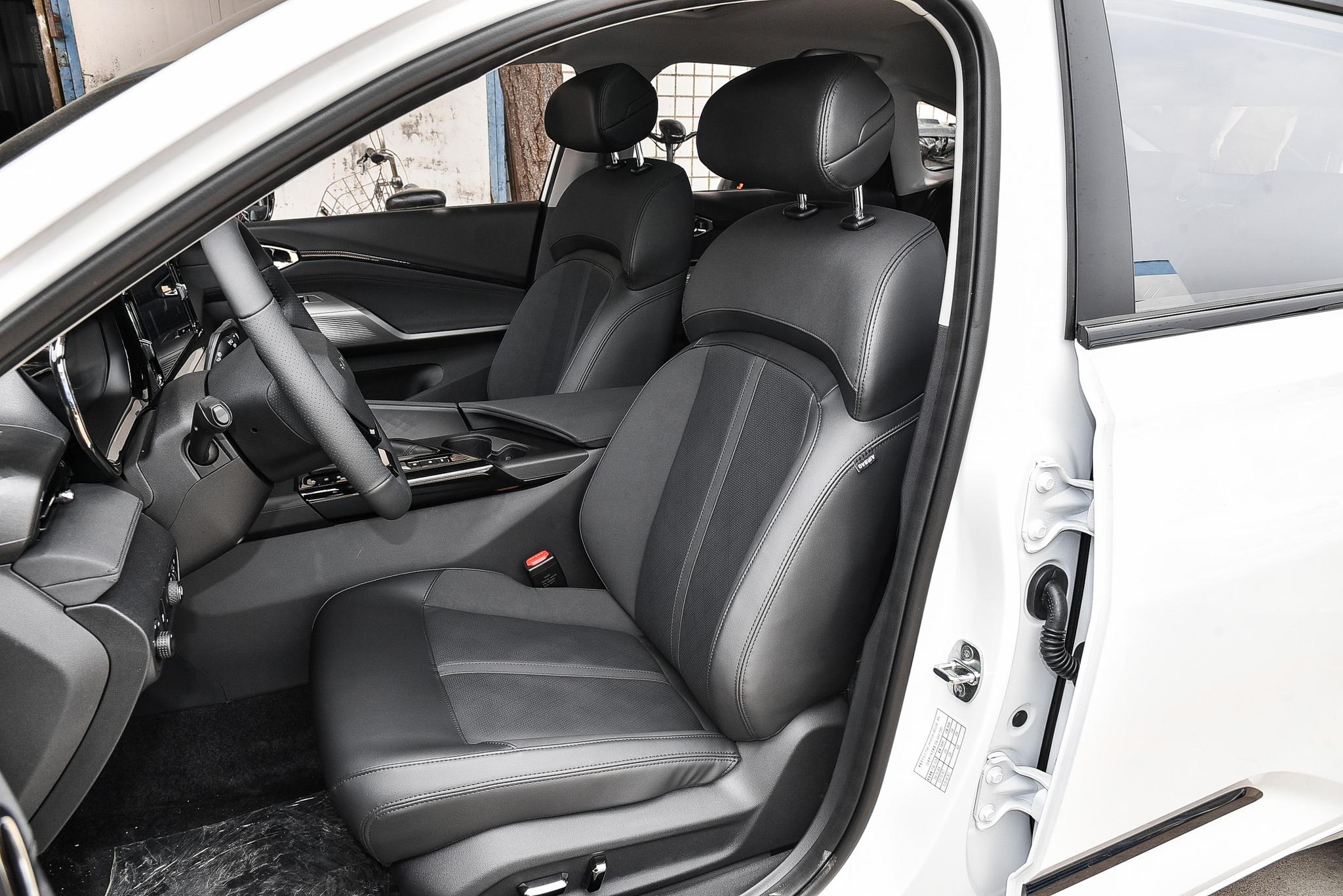 今年买什么车认准这三款准没错,买这4款车动力足油耗低耐开