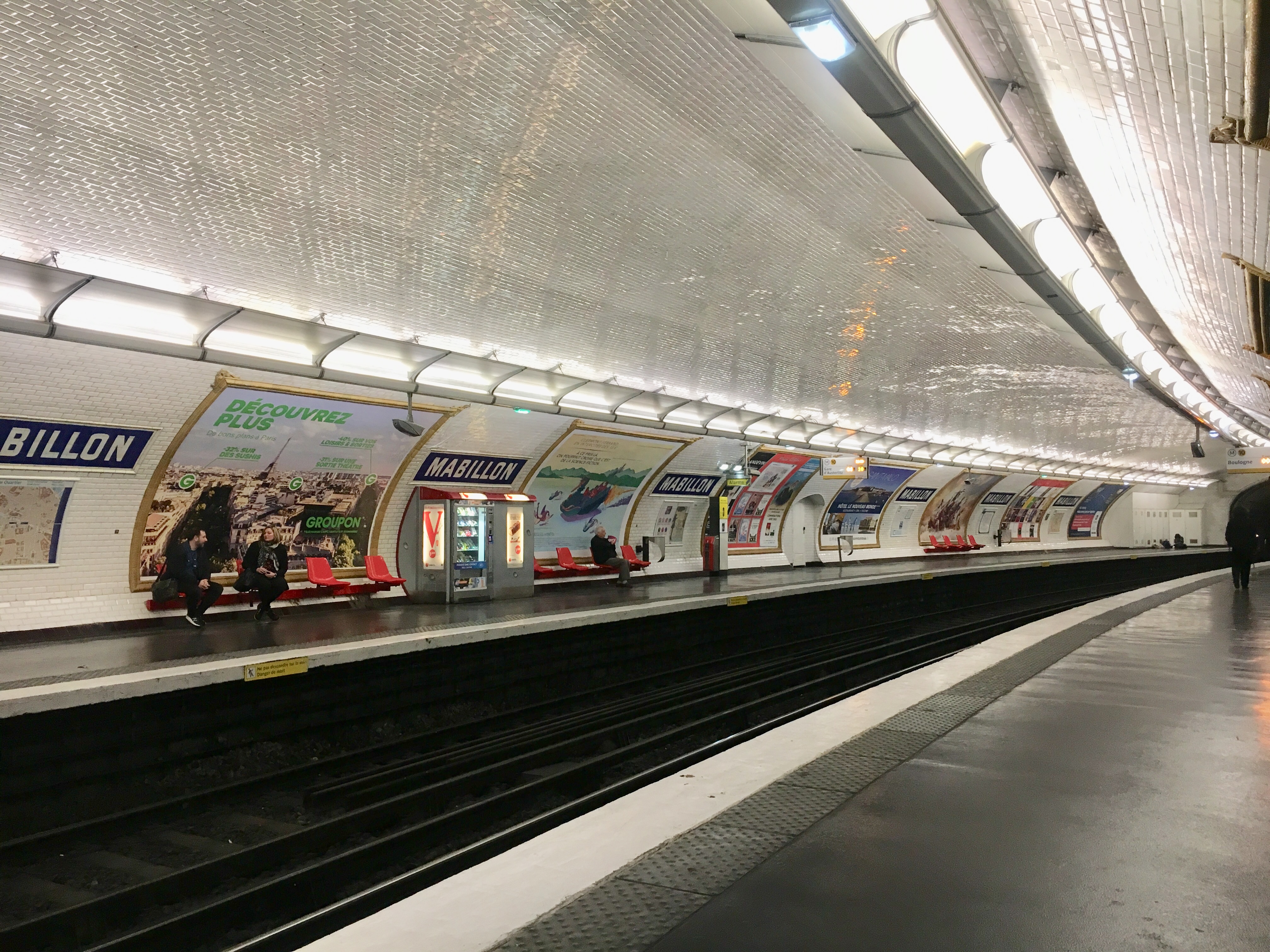 宸撮粠鏃呰骞茶揣,宸撮粠鐨勬棩涓庡鏃呰