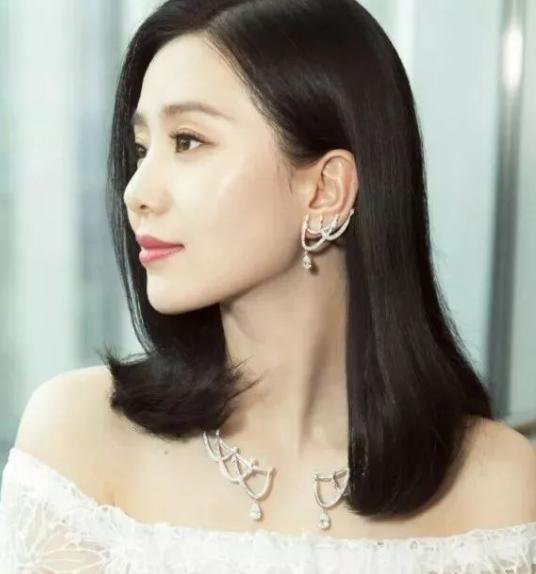 适合圆脸女生有刘海的发型,适合圆脸女生的发型刘海教程