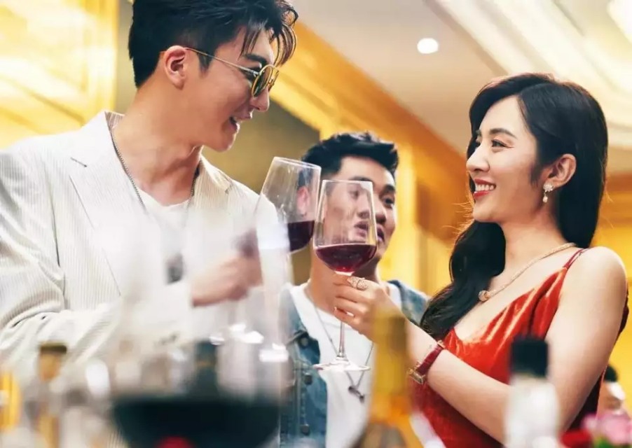 《猎狐者》：余男VS姜武上演反腐动作片，票房绝对超出想象！