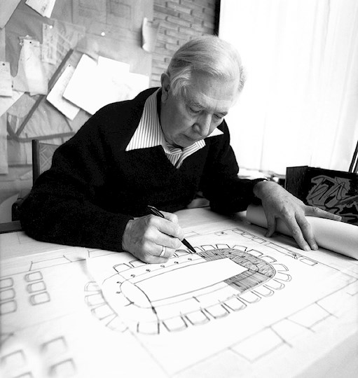 北欧简约实木椅子叉骨椅,名椅