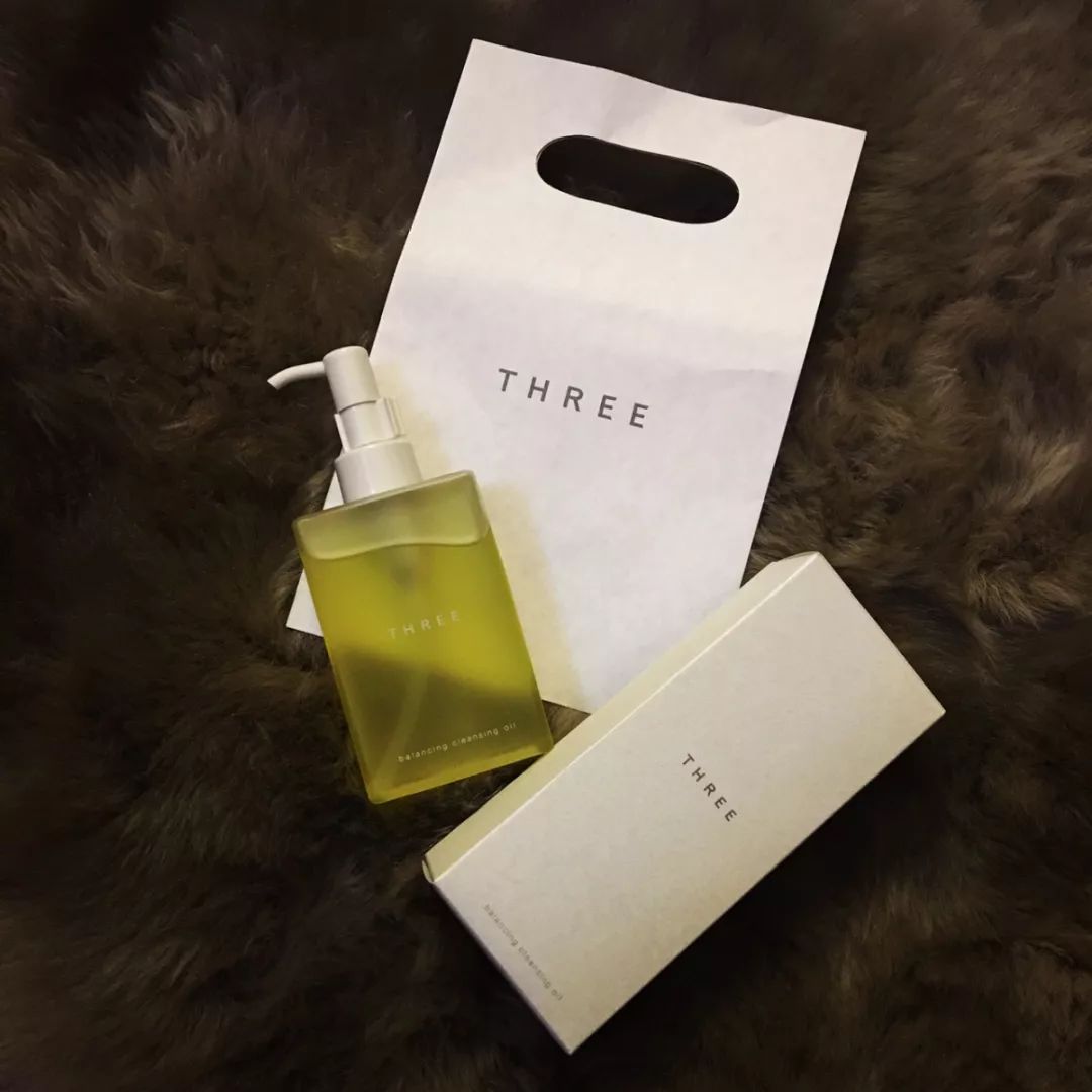 最近长痘痘和闭口适合什么卸妆油,混合皮闭口推荐的卸妆油