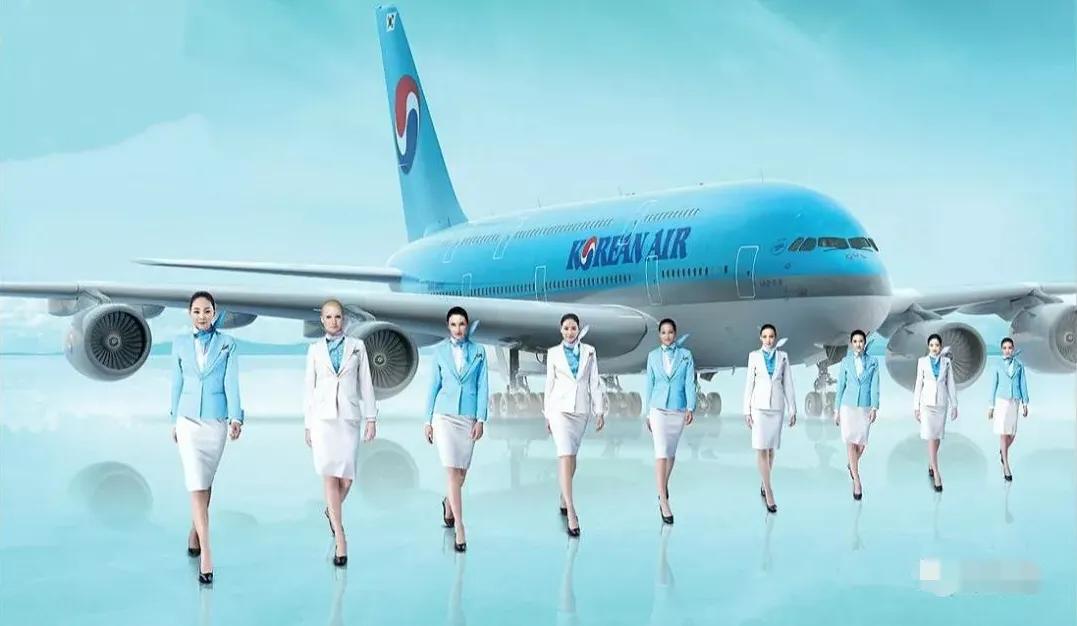 中国国际航空空姐黑白制服,各大航空公司制服照片