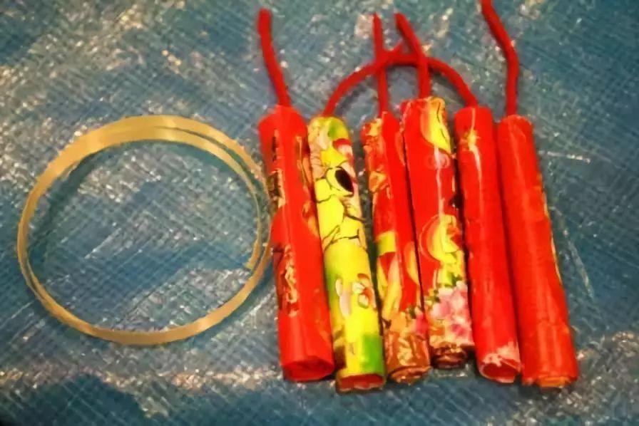 元旦节手工纸灯笼鞭炮,元旦手工立体鞭炮