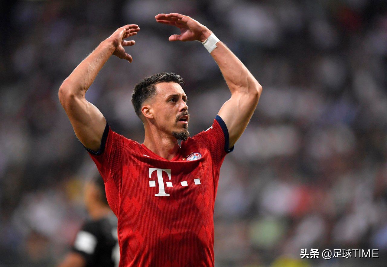 两国脚双归化确认加盟恒大，七冠王新赛季低调引援却隐患难除！