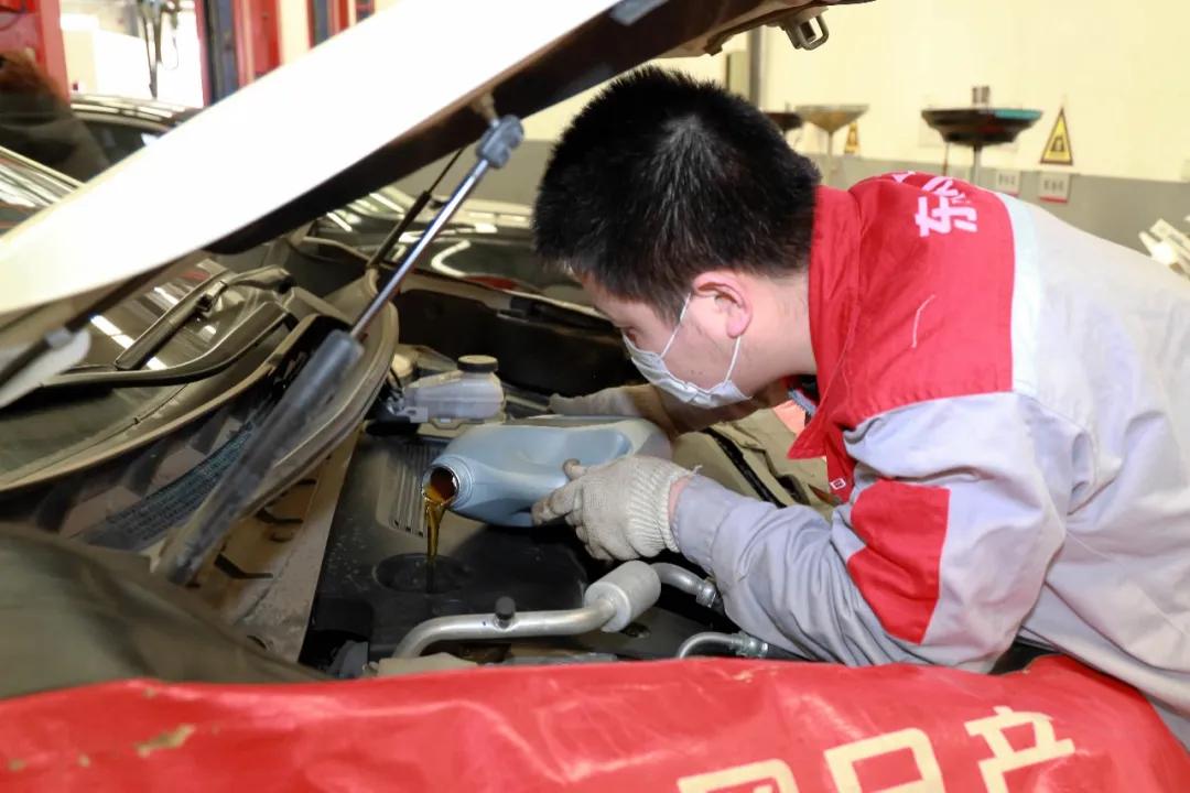 视觉|一家东风南方4S店复工前的日常