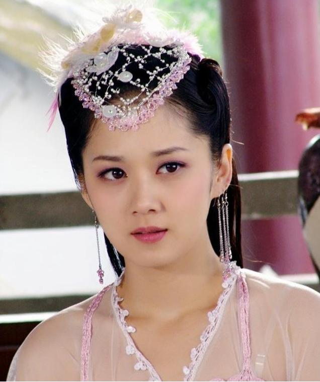 曾经的刁蛮公主张娜拉沦为“服务员”,消失10年她经历了什么