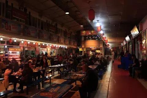 中国最著名十大小吃街及特色美食,中国夜市十大小吃街排行榜