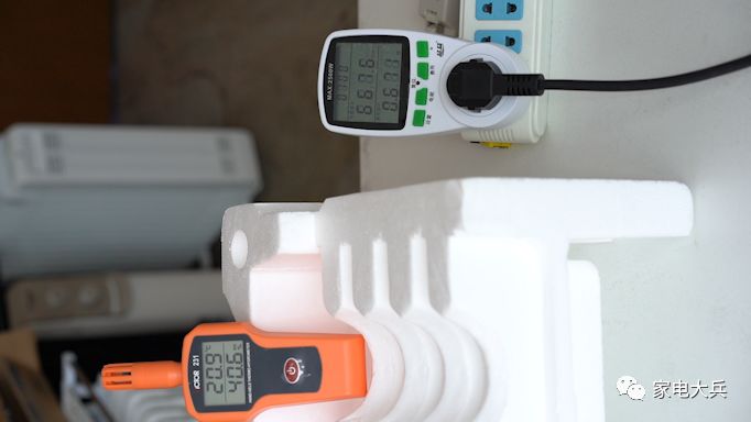 油汀跟踢脚线取暖器用电实测,小太阳取暖器实验