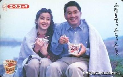 宫泽理惠写真曝光,宫泽理惠被拍穿宽松裙装上街