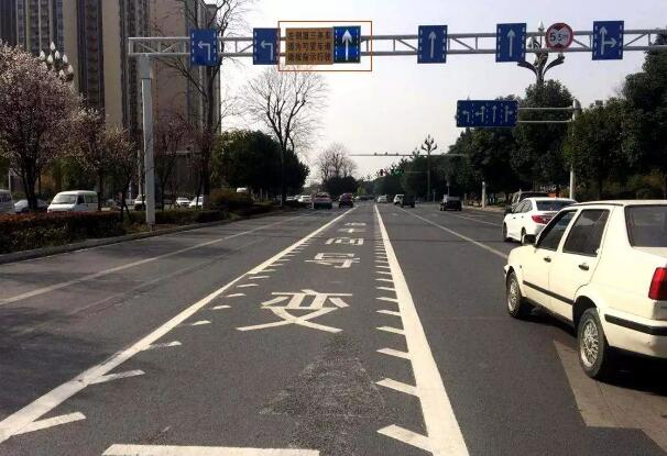 进入潮汐车道行驶应注意什么,潮汐车道怎么走才正确的呢