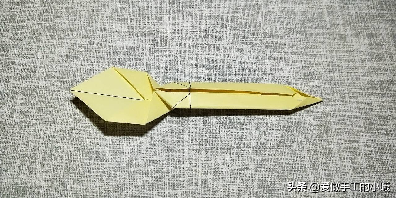 最简单的折纸金刚狼爪教程,用折纸折金刚狼爪