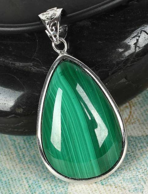 各地玉石的鉴别与特征,玉石的种类及特征及鉴别方法