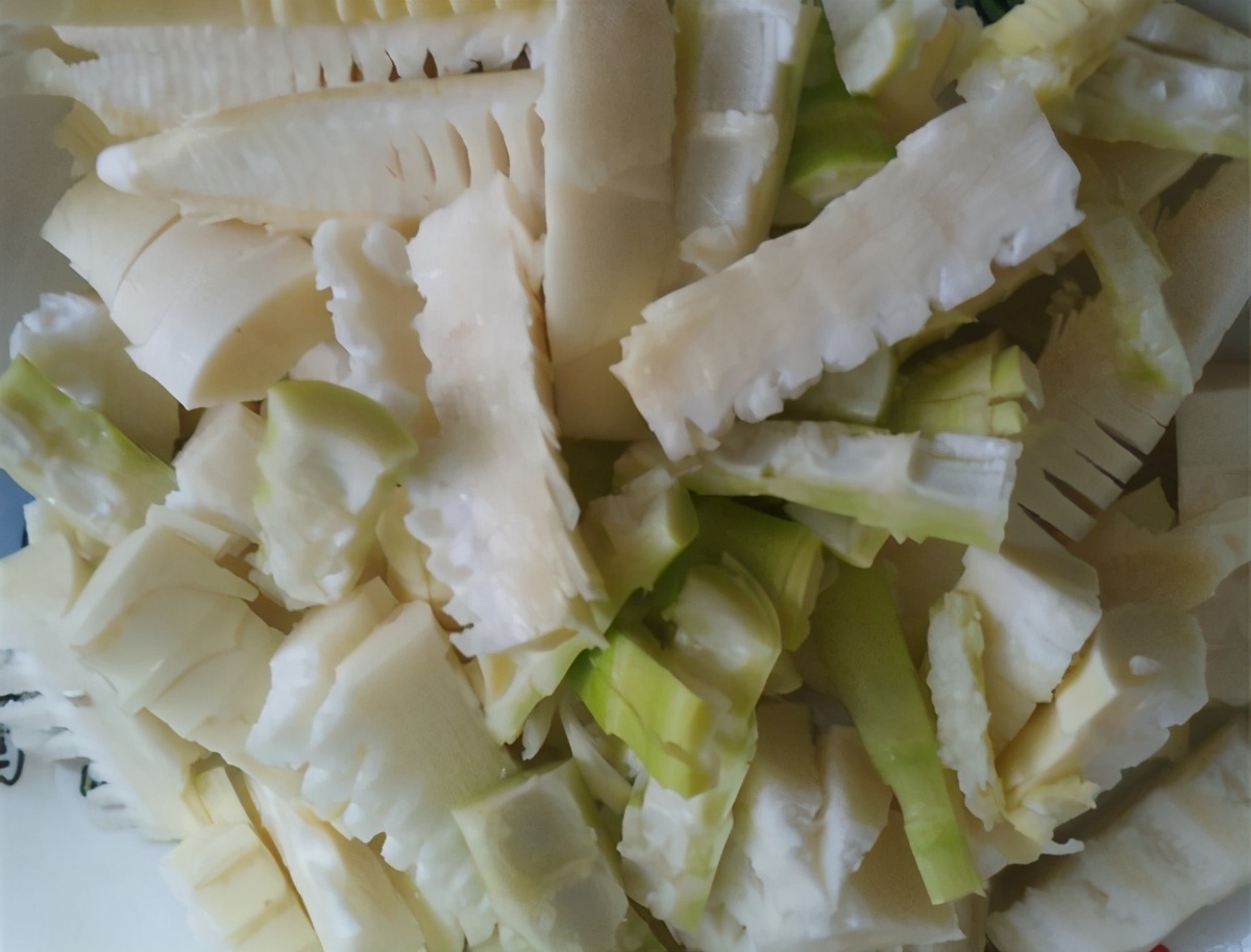 竹笋这样做太好吃了不苦不涩口,这才是竹笋最好吃的做法鲜嫩可口