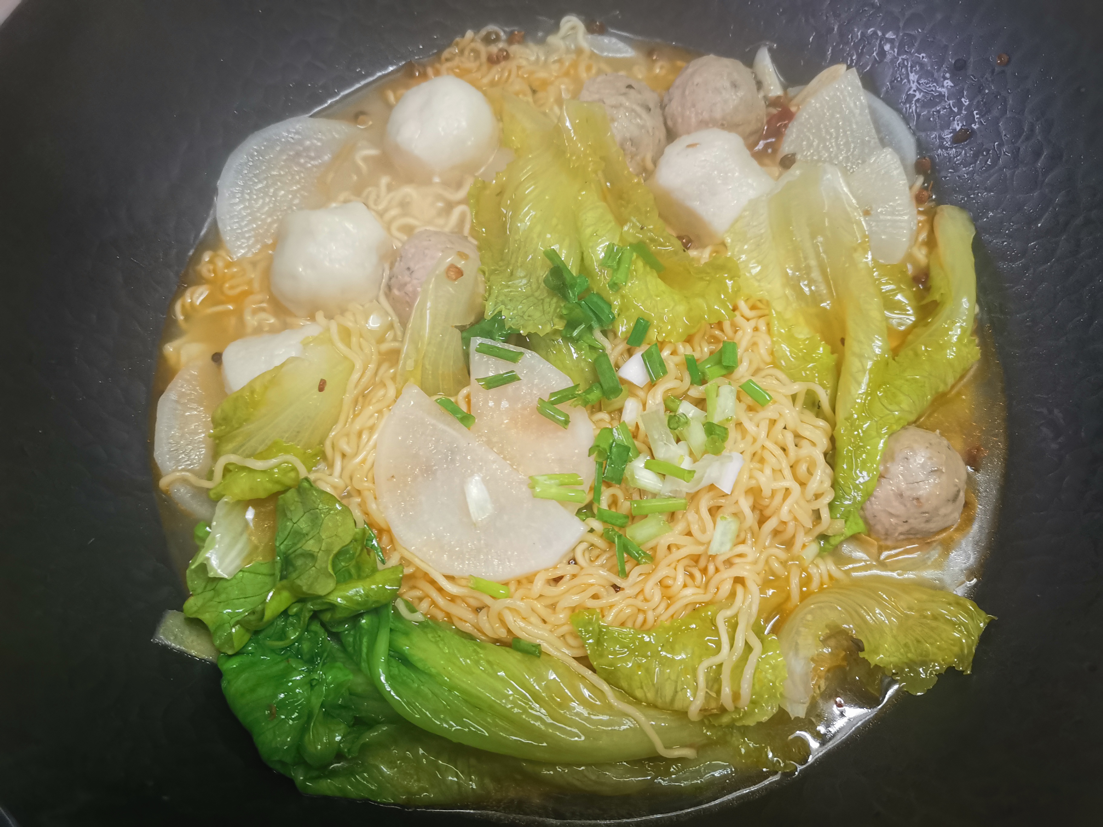 别去吃麻辣烫了教你家常的做法,自己在家怎么煮麻辣烫吃