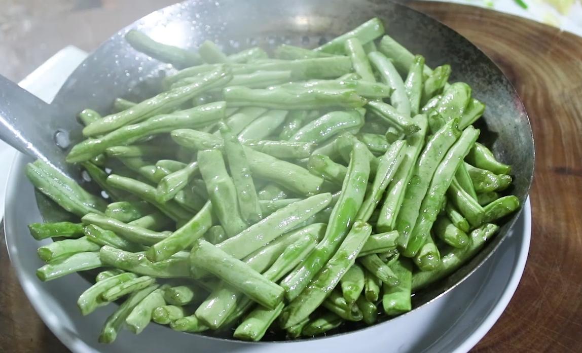 干煸四季豆的家常做法简单易学,干煸四季豆怎么做才好吃简单