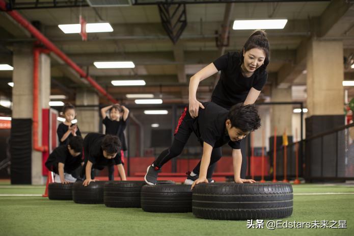 赫石郝萌萌：挣扎转型到政策利好，体育教育跌宕起伏的一年