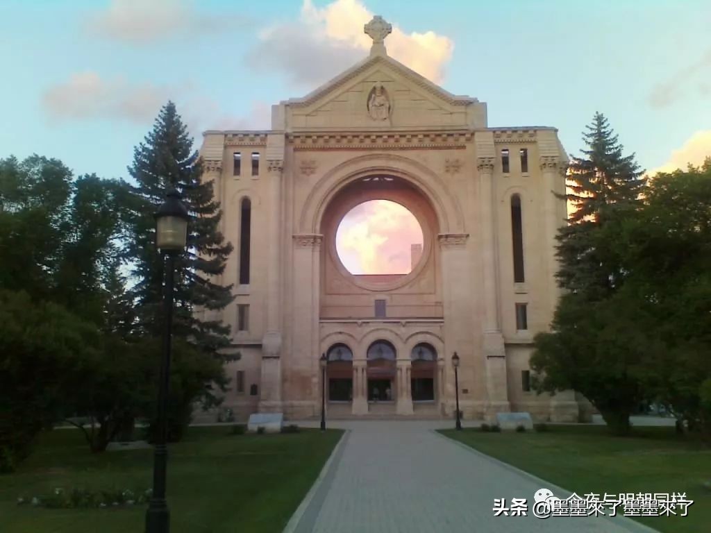 女儿在加拿大读书,女儿在学钢琴