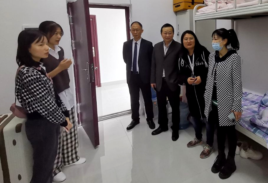 西城迎新,从“心”开始——西南科技大学城市学院迎新工作纪实