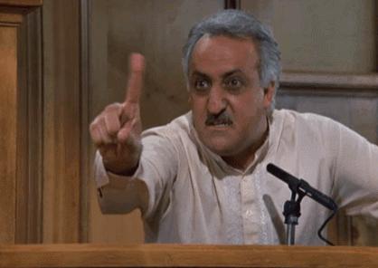 老人过马路被车撞怎么划分责任,过马路被车撞有次要责任怎么赔偿