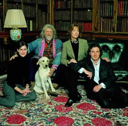 非洲巨富私生女嫁英国帅侯爵,却被婆婆嫌糟蹋400年血脉?