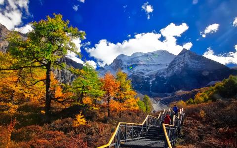 稻城亚丁旅游线路规划,成都自驾稻城亚丁费用大概多少