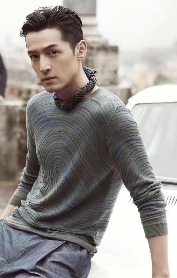 37岁胡歌长发换板寸头男人味,36岁胡歌终于换新发型