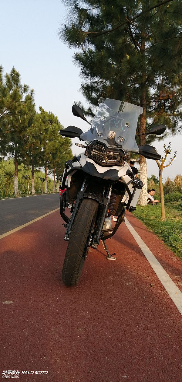宝马摩托f750gs低配和高配的区别,宝马f750gs外观可以改成1250吗