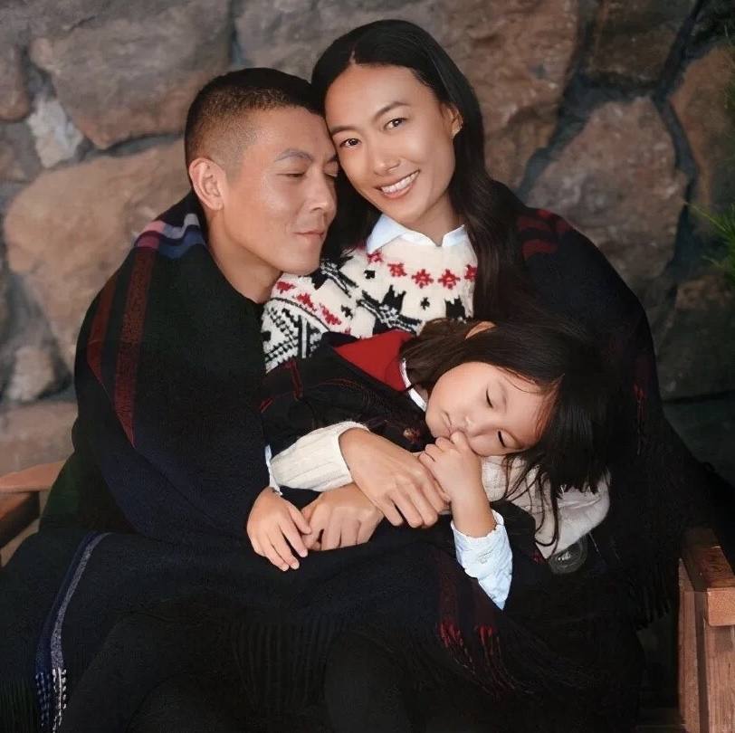 陈冠希女儿秦舒培近照,陈冠希秦舒培华谊老总