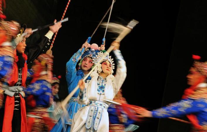 张火丁京剧女前辈,京剧花旦张火丁个人简介