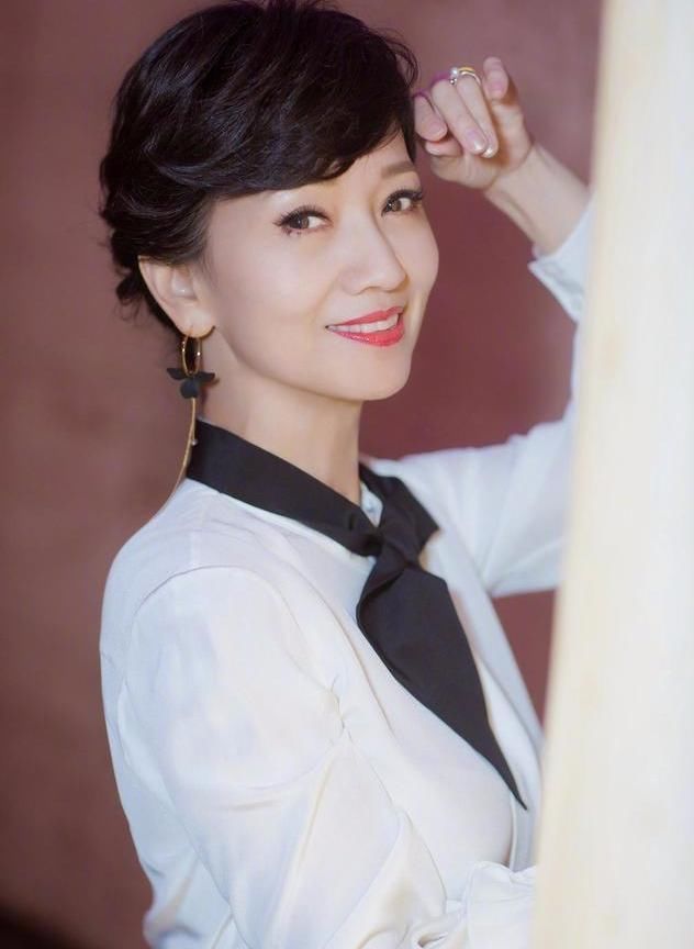 “最美白娘子”赵雅芝的前尘往事