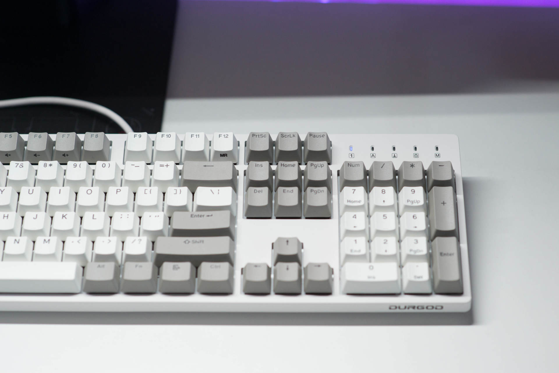 中端机械键盘王者轴体手感真实体验,青轴和银轴横评